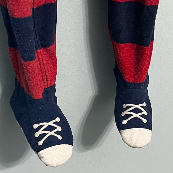 Carter’s Boys 2T Navy/Red Foorball Fleece Footed Pajamas - Picture 4 of 8